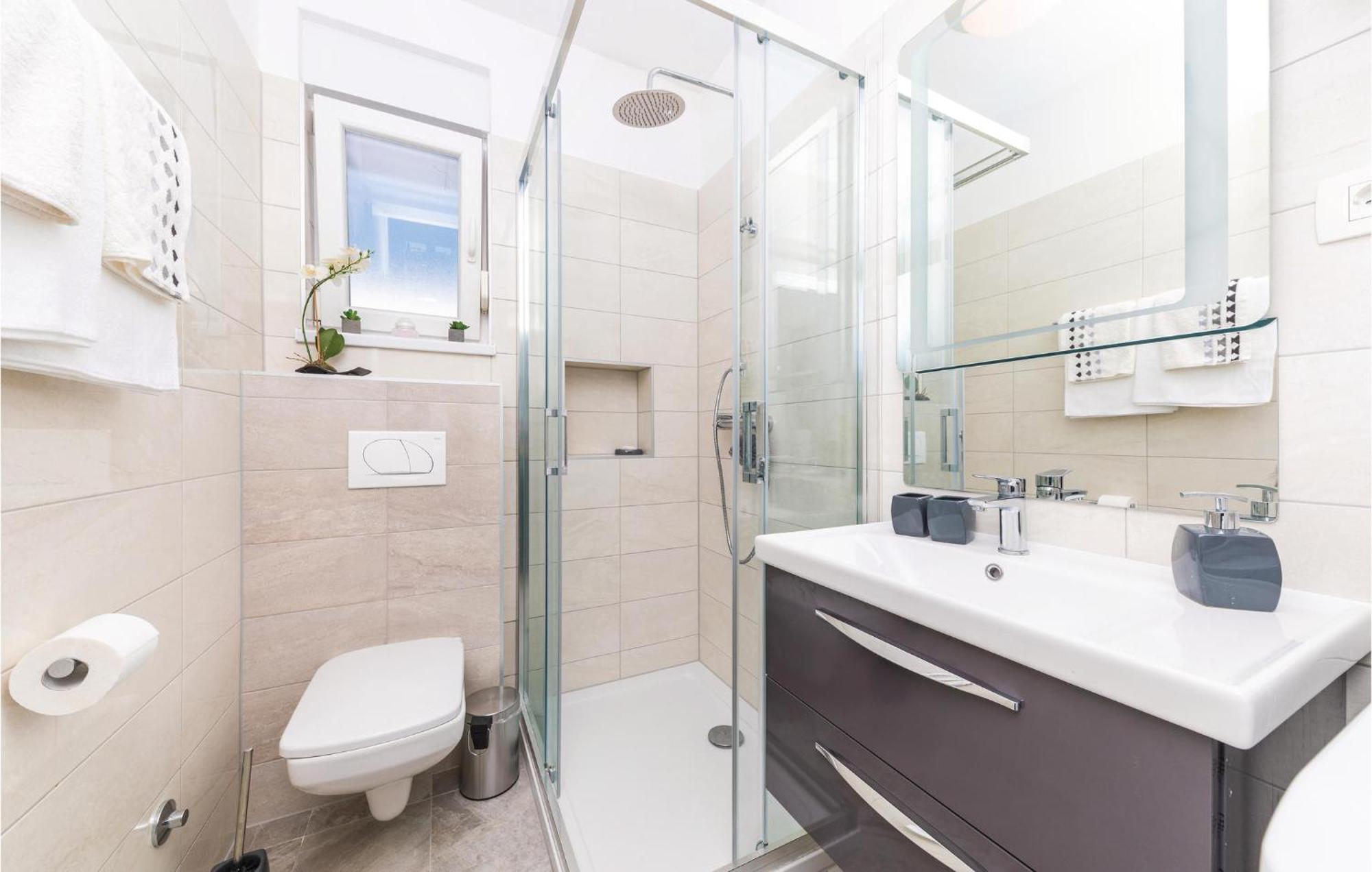 2 Bedroom Amazing Apartment In โตรกีร์ ภายนอก รูปภาพ